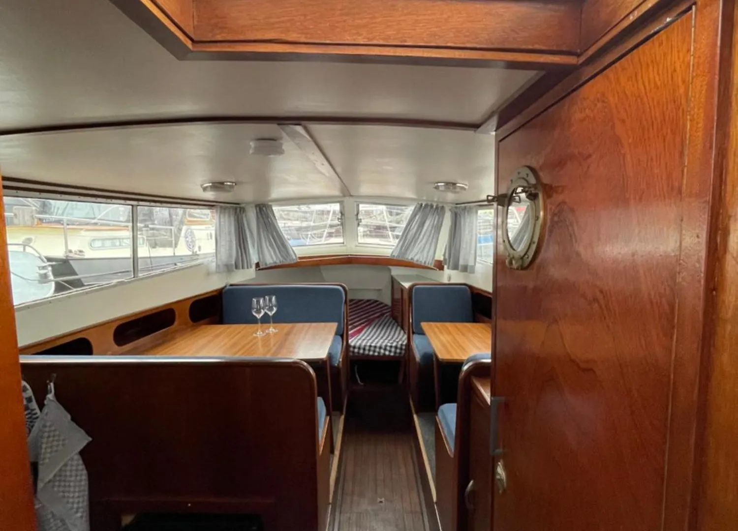 Bruzer Boat 4-6P Boco Living Rotterdam Marina Apartment 0*,  Netherlands